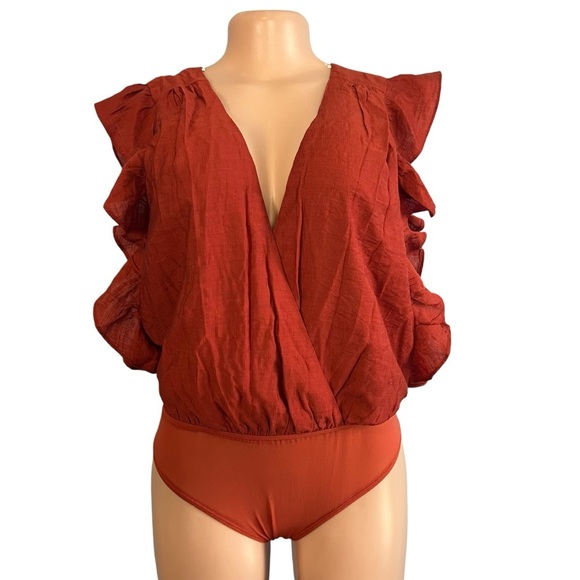 3/$30 🍂 Lulus Smile Awhile Rust Red Ruffled Surplice Bodysuit - Picture 2 of 10